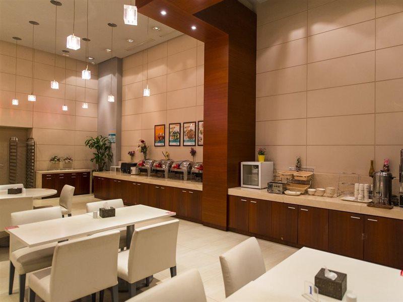 Jinjiang Caobao Road Jiuxing Construction Material Market Hotel Shanghai