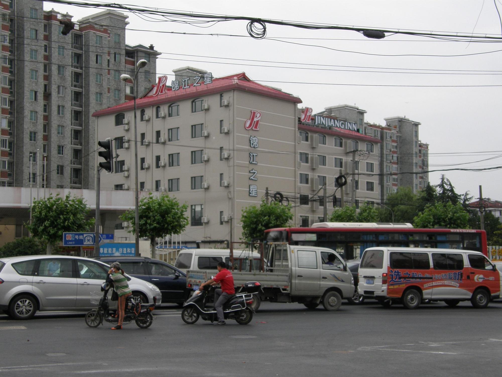 Jinjiang Caobao Road Jiuxing Construction Material Market 3*