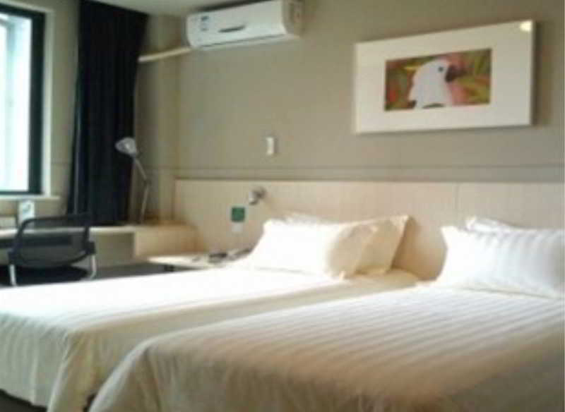 Jinjiang Caobao Road Jiuxing Construction Material Market Hotel