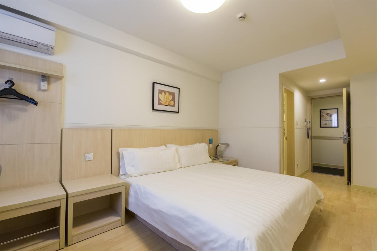 Hotel Jinjiang Caobao Road Jiuxing Construction Material Market