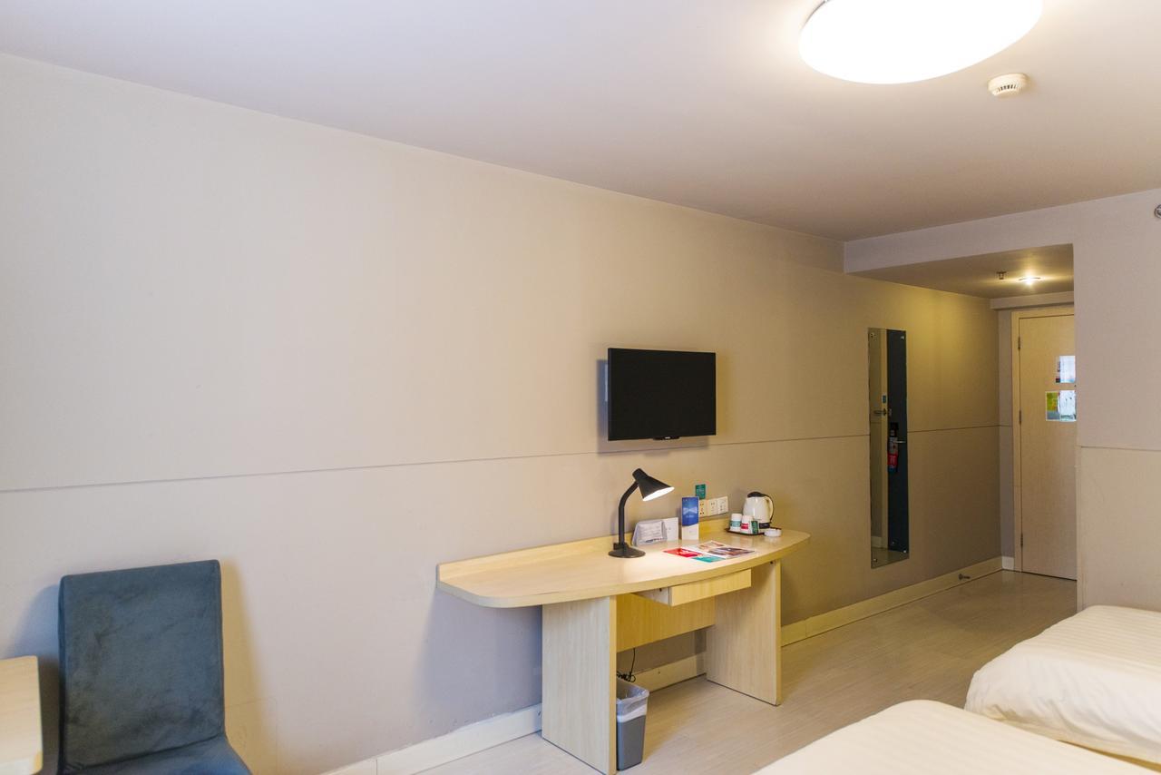 Jinjiang Caobao Road Jiuxing Construction Material Market Hotel
