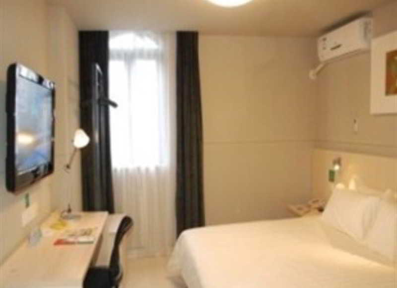 Hotel Jinjiang Caobao Road Jiuxing Construction Material Market
